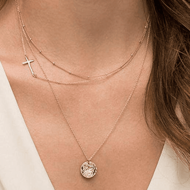 fall fashion ideas for moms 2019 layered coin necklace