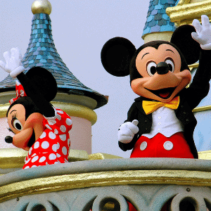 ways to save for disney for family vacation